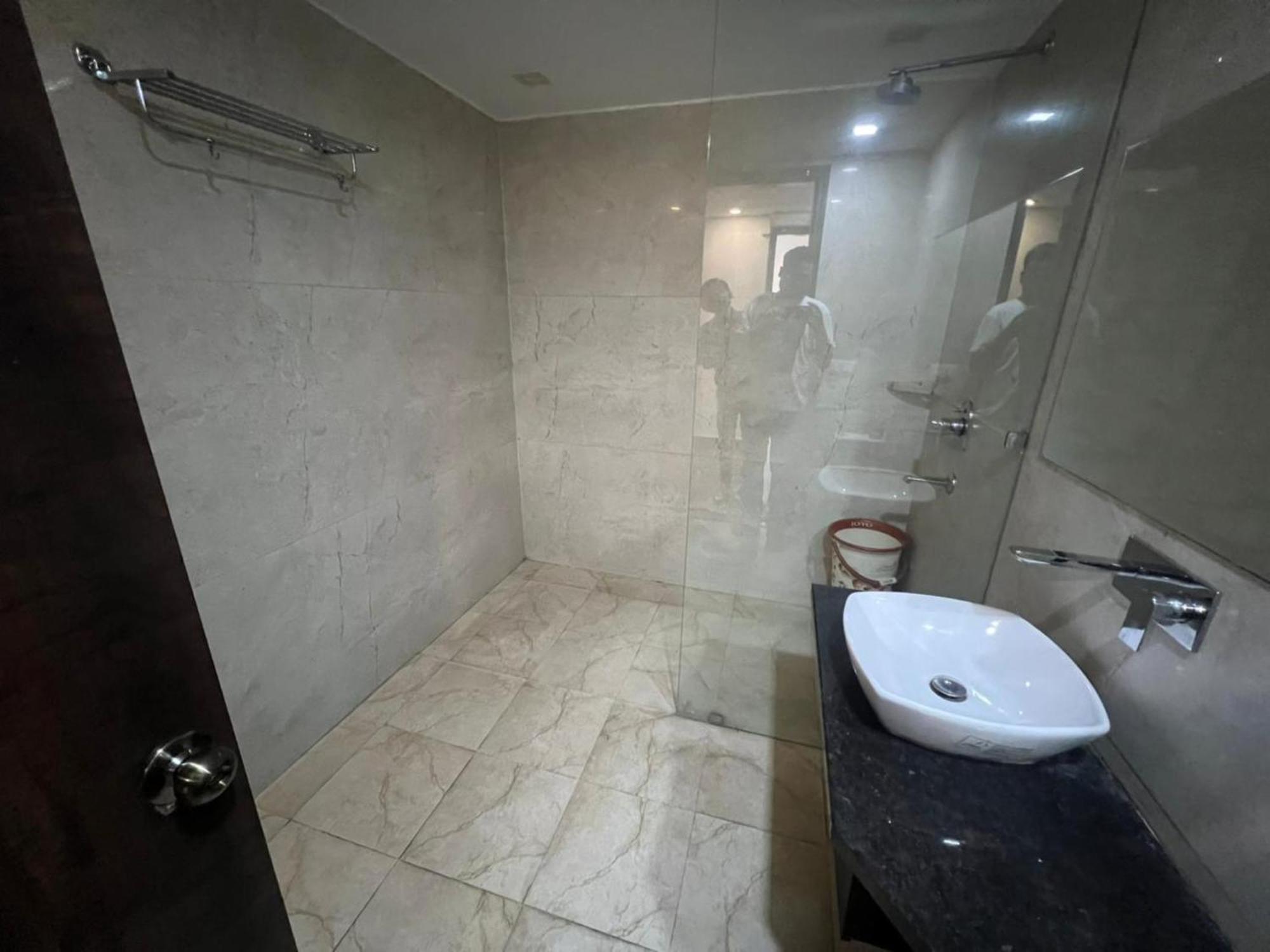 Hotel Royal Palace Hapur Buitenkant foto